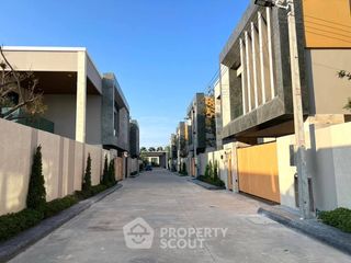 Haus zur Miete mit 3 Zimmer in Bang Lamung, Chonburi