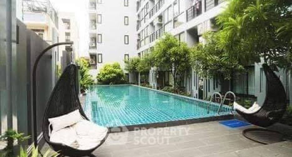 For rent 2 bedrooms condo in Khlong San, Bangkok