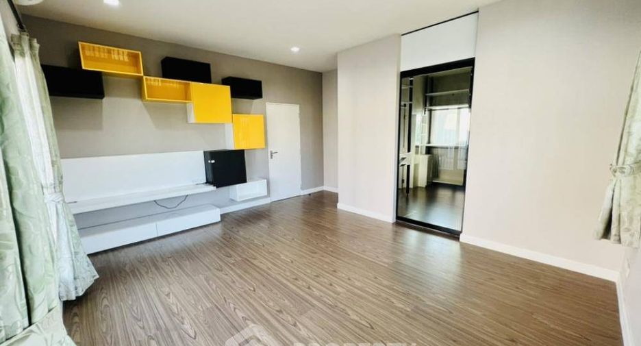 Casa en venta de 4 habitaciones en Bang Khun Thian, Bangkok