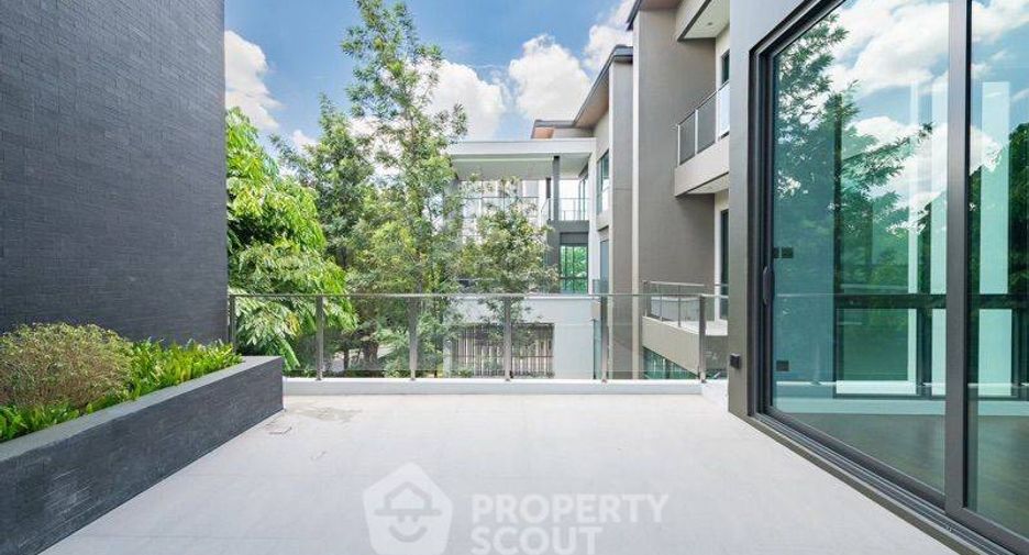For sale 6 bedrooms house in Lak Si, Bangkok