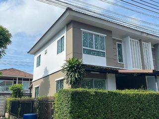 For sale 3 bedrooms townhouse in Lat Krabang, Bangkok