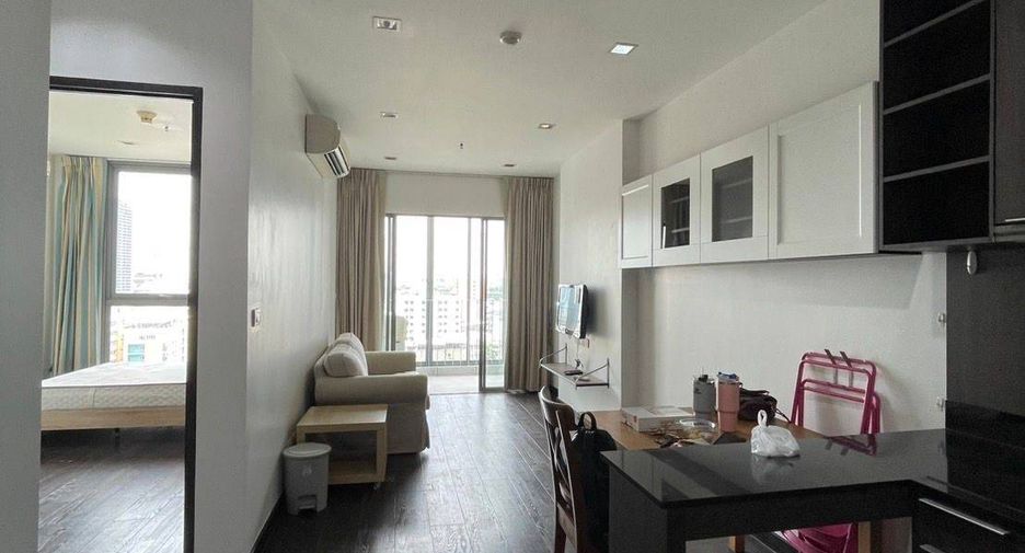 For rent 2 bedrooms condo in Ratchathewi, Bangkok