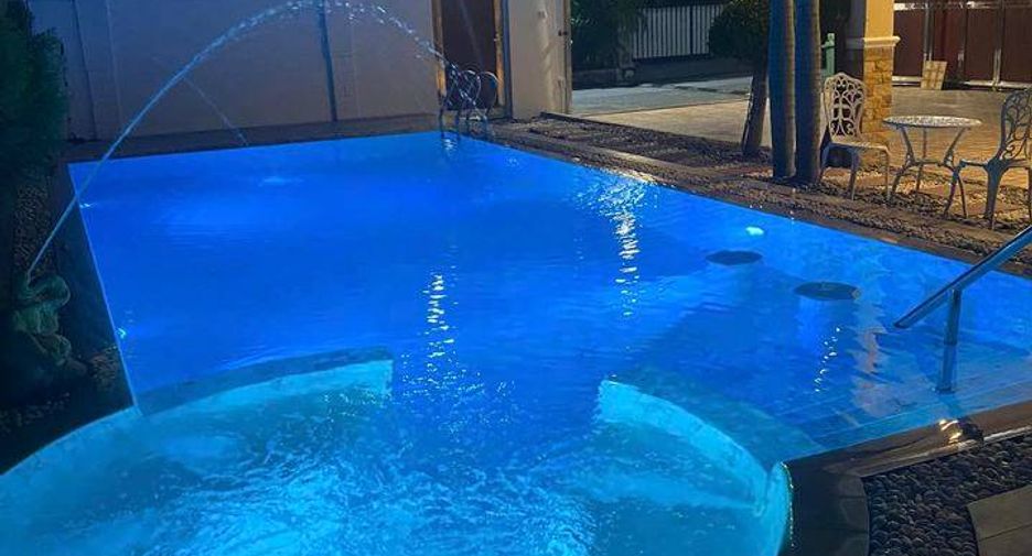 For sale 4 bedrooms house in South Pattaya, Pattaya