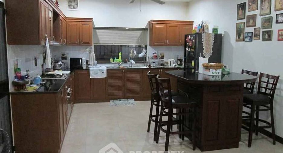 For rent 4 bedrooms house in Bang Lamung, Chonburi