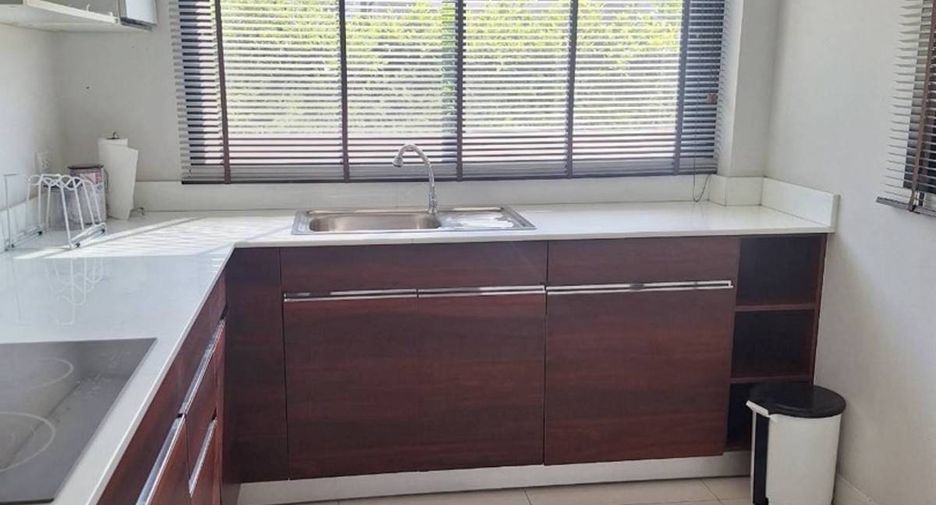 Haus zur Miete mit 3 Zimmer in Si Racha, Chonburi