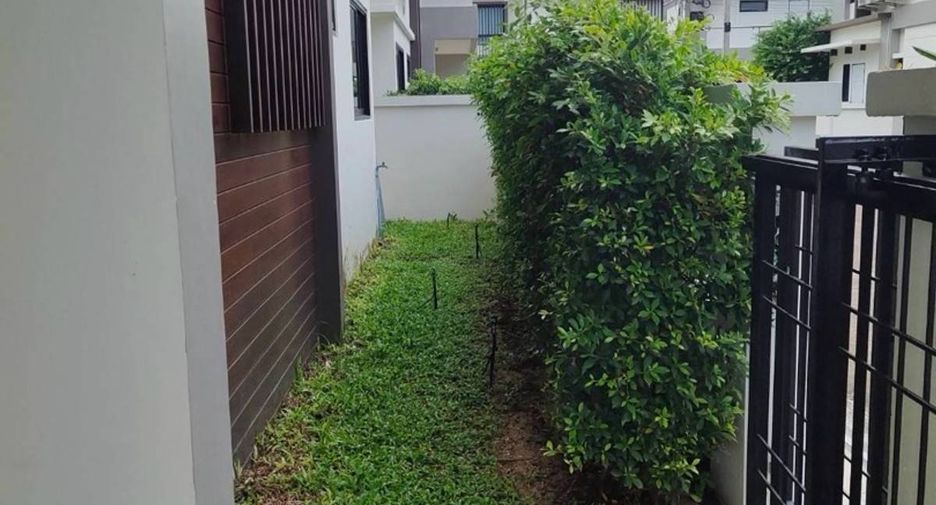 Haus zur Miete mit 3 Zimmer in Si Racha, Chonburi