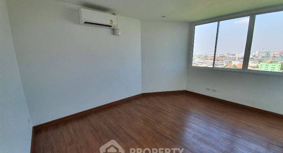 For rent 2 bedrooms condo in Bang Phlat, Bangkok