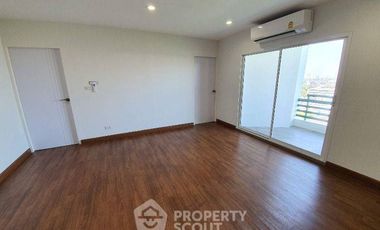 For rent 2 bedrooms condo in Bang Phlat, Bangkok