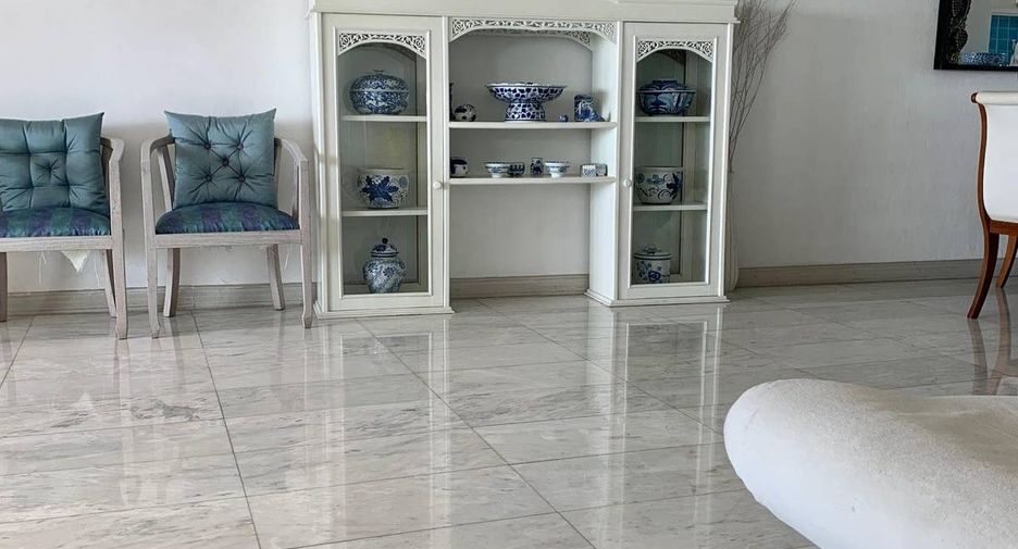 For rent 2 bedrooms condo in Sattahip, Chonburi