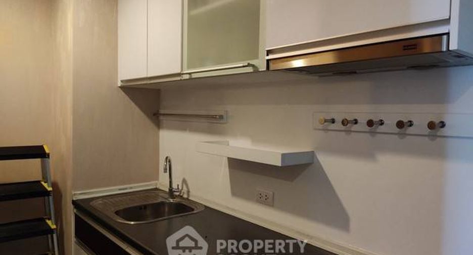 For sale 1 bed condo in Yan Nawa, Bangkok