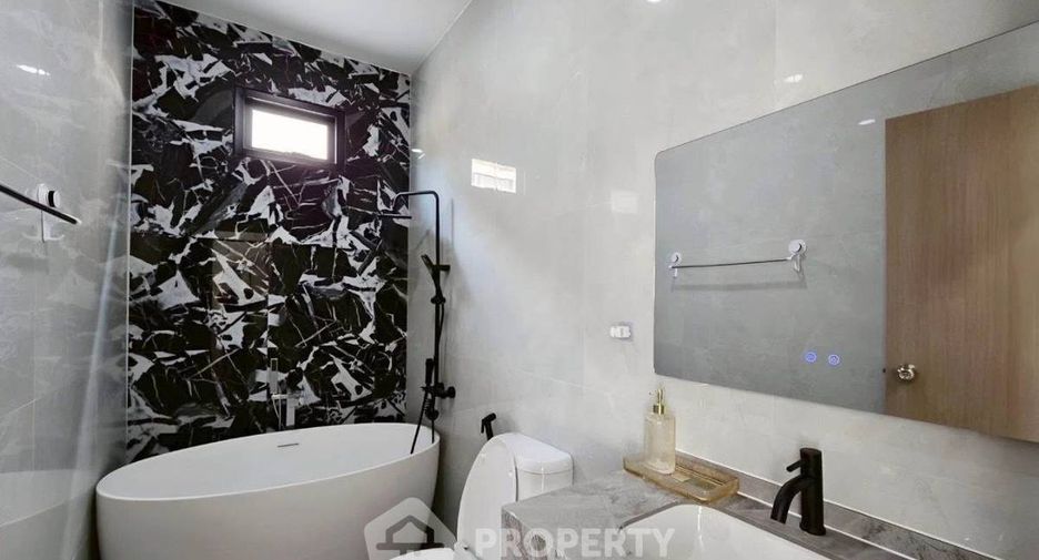 For rent 3 bedrooms villa in East Pattaya, Pattaya