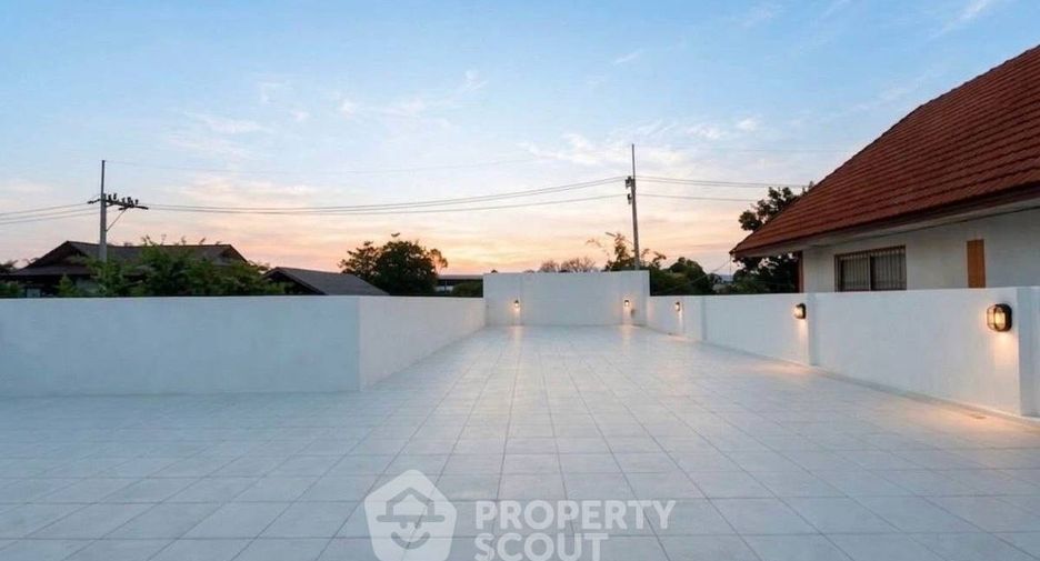 For rent 3 bedrooms villa in East Pattaya, Pattaya