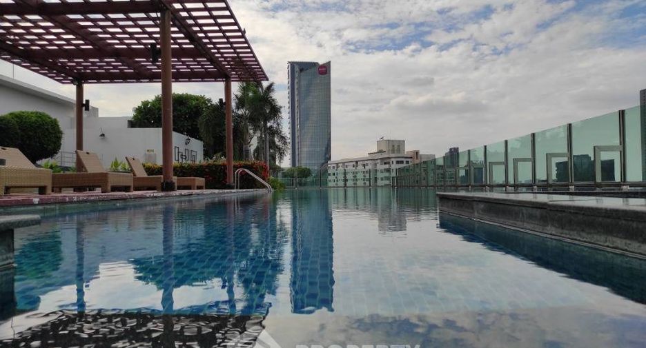 For sale 1 bed condo in Bang Na, Bangkok