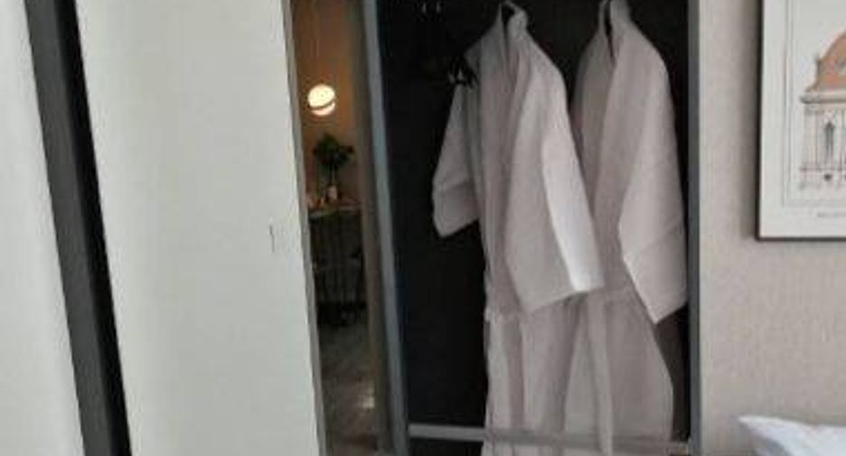 For sale 1 bed condo in Phaya Thai, Bangkok