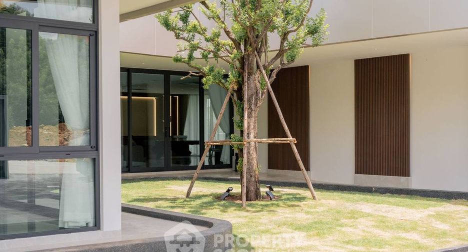 For rent 6 bedrooms villa in East Pattaya, Pattaya
