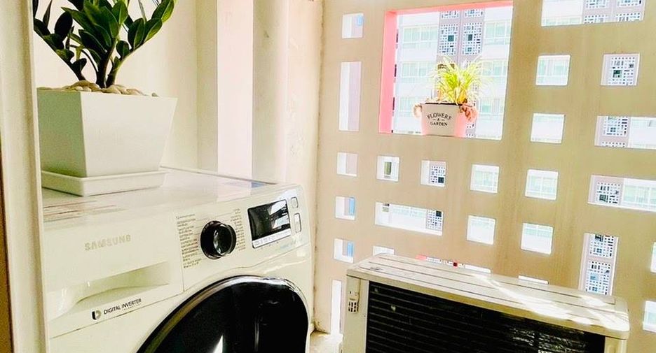 For sale 1 bed condo in Huai Khwang, Bangkok
