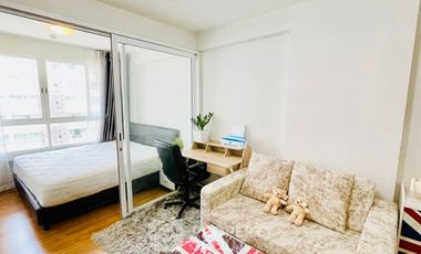 For sale 1 Beds condo in Huai Khwang, Bangkok