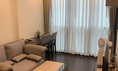 À vendre 1 chambre condo à Huai Khwang, Bangkok