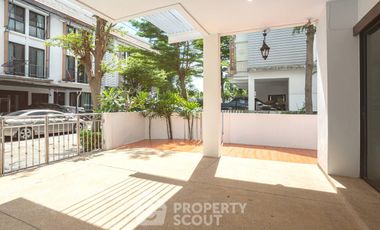 For sale 3 bedrooms townhouse in Suan Luang, Bangkok