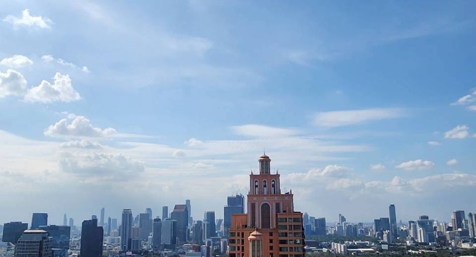 For rent 2 bedrooms condo in Khlong Toei, Bangkok