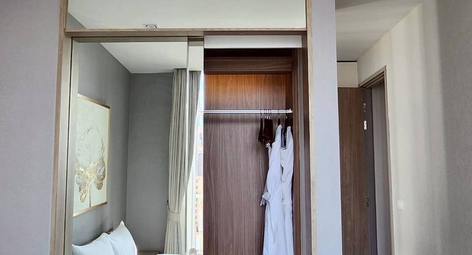 For rent 2 bedrooms condo in Khlong Toei, Bangkok