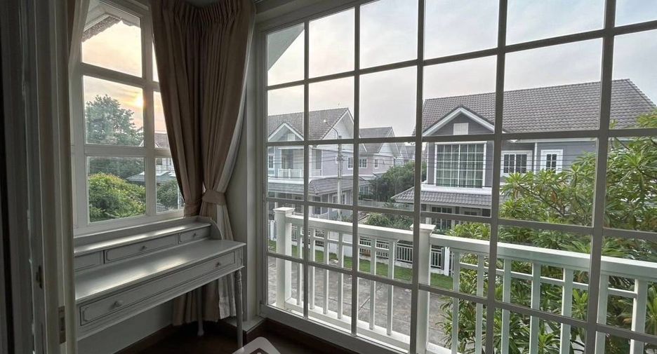 For rent 3 bedrooms house in Khlong Sam Wa, Bangkok