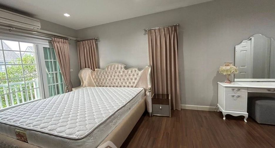 For rent 3 bedrooms house in Khlong Sam Wa, Bangkok
