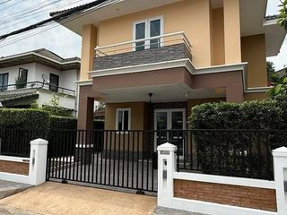 Haus zur Miete mit 3 Zimmer in Bang Lamung, Chonburi