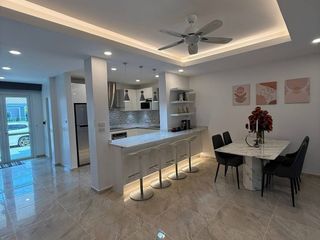 Haus zur Miete mit 3 Zimmer in Bang Lamung, Chonburi