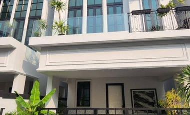 ให้เช่า 4 ห้องนอน บ้านเดี่ยว ใน คลองเตย, กรุงเทพฯ