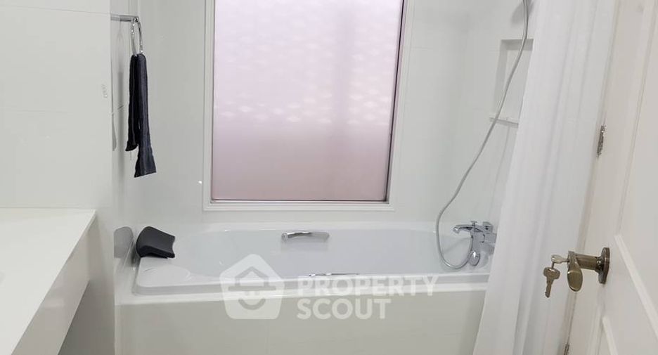 Condo en venta de 2 habitaciones en Khlong Toei, Bangkok