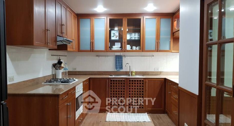 Condo en venta de 2 habitaciones en Khlong Toei, Bangkok