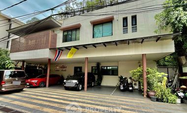 À vendre 10 chambres appartement à Khlong Toei, Bangkok