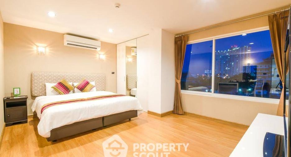 For rent 3 bedrooms apartment in Yan Nawa, Bangkok