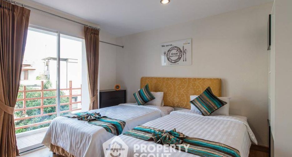 For rent 3 bedrooms apartment in Yan Nawa, Bangkok