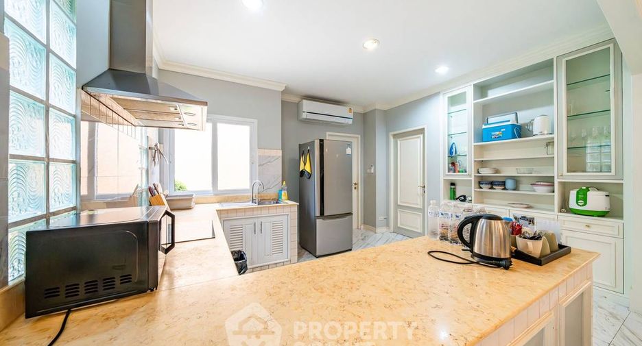 For sale 4 bedrooms villa in Bang Lamung, Chonburi
