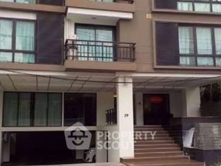 出租 1 卧室 公寓式住宅 在 Watthana, 曼谷