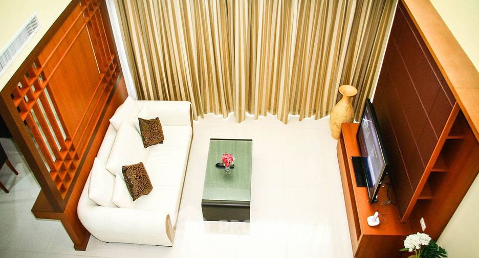 For rent 3 bedrooms apartment in Khlong Toei, Bangkok