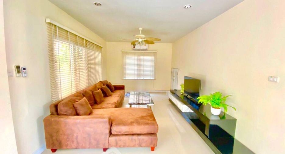 Haus zur Miete mit 3 Zimmer in Si Racha, Chonburi