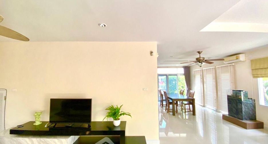 Haus zur Miete mit 3 Zimmer in Si Racha, Chonburi