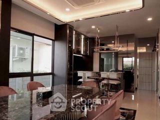 For rent 3 bedrooms house in Saphan Sung, Bangkok
