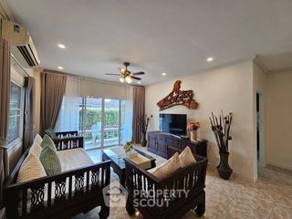 Villa en alquiler de 3 habitaciones en Bang Lamung, Chonburi