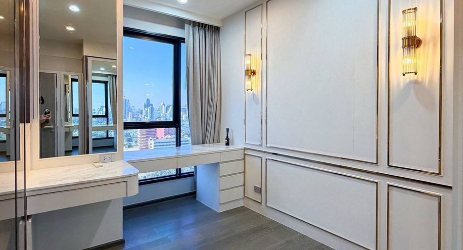 For sale 2 bedrooms condo in Khlong Toei, Bangkok