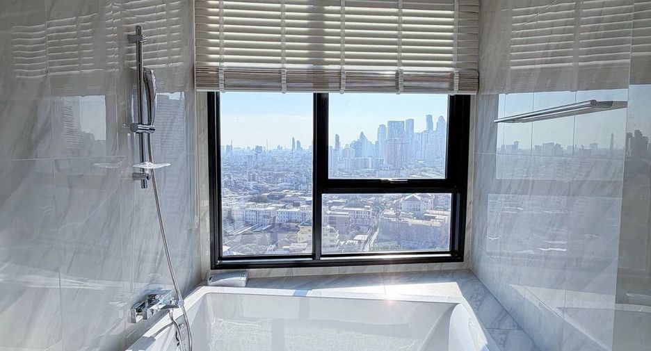 For sale 2 bedrooms condo in Khlong Toei, Bangkok
