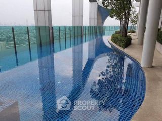 For sale 2 bedrooms condo in Huai Khwang, Bangkok