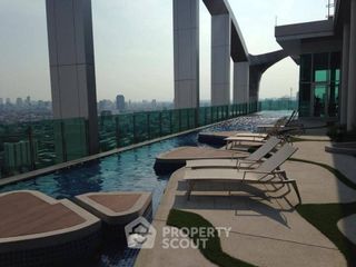 For sale 2 bedrooms condo in Huai Khwang, Bangkok