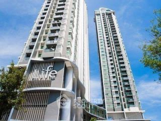 For sale 2 bedrooms condo in Huai Khwang, Bangkok