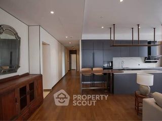 For sale 3 ベッドルーム condo in Pathum Wan, Bangkok