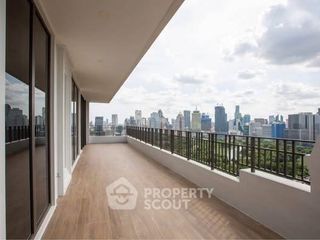 For sale 3 ベッドルーム condo in Pathum Wan, Bangkok