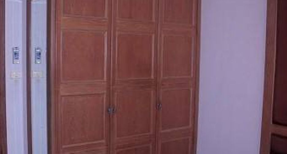 For rent 3 bedrooms condo in Bang Kho Laem, Bangkok